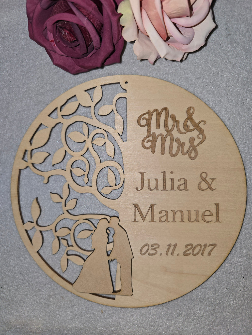 Personalisiertes Holzschild Hochzeit mit Namen & Datum – Mr & Mrs Wanddeko