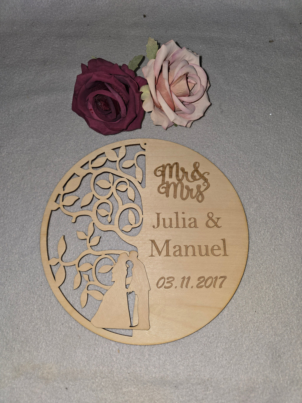 Personalisiertes Holzschild Hochzeit mit Namen & Datum – Mr & Mrs Wanddeko