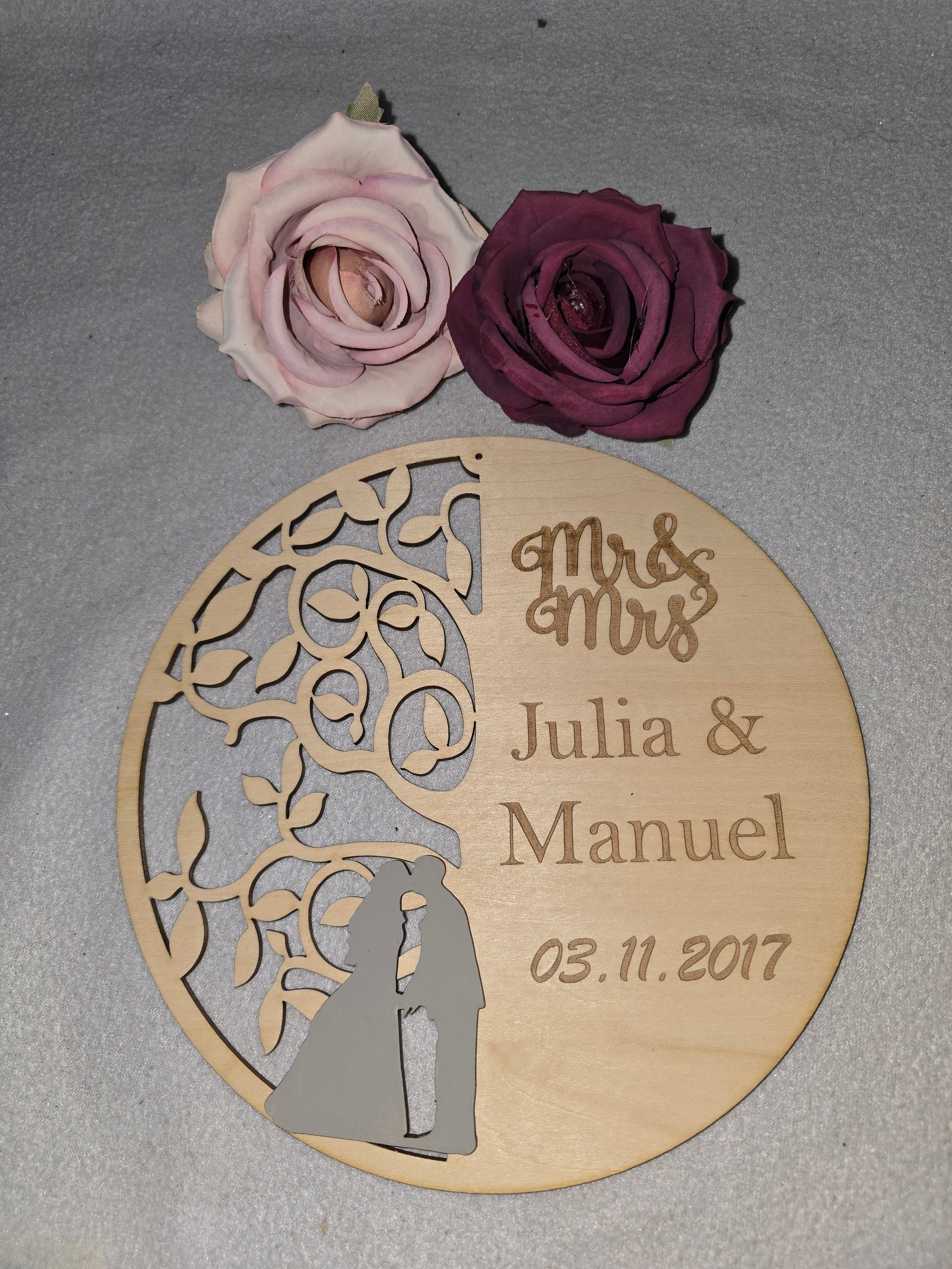 Personalisiertes Holzschild Hochzeit mit Namen & Datum – Mr & Mrs Wanddeko