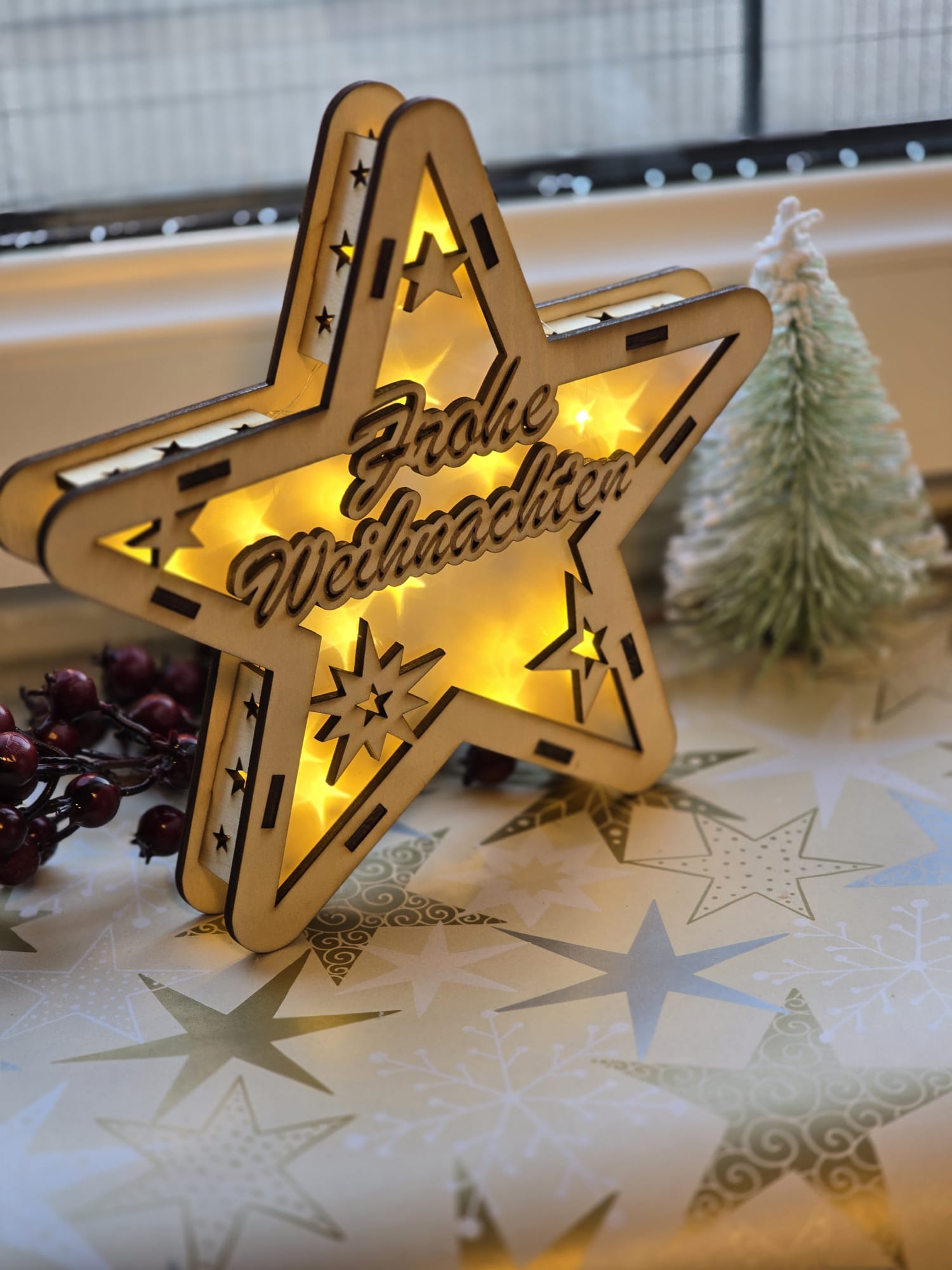 Leuchtender Holzstern „Frohe Weihnachten“ – LED Deko mit 3 Lichtmodi