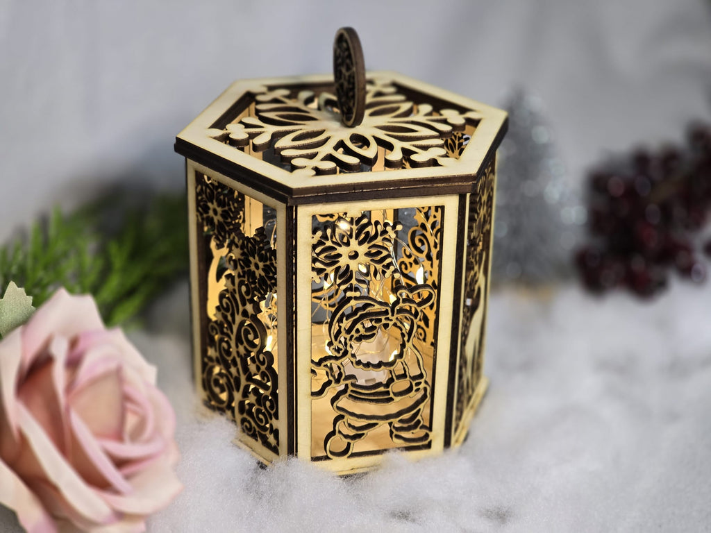 Winterlaterne aus Holz – Handgefertigte Weihnachtsdeko mit Rehmotiv
