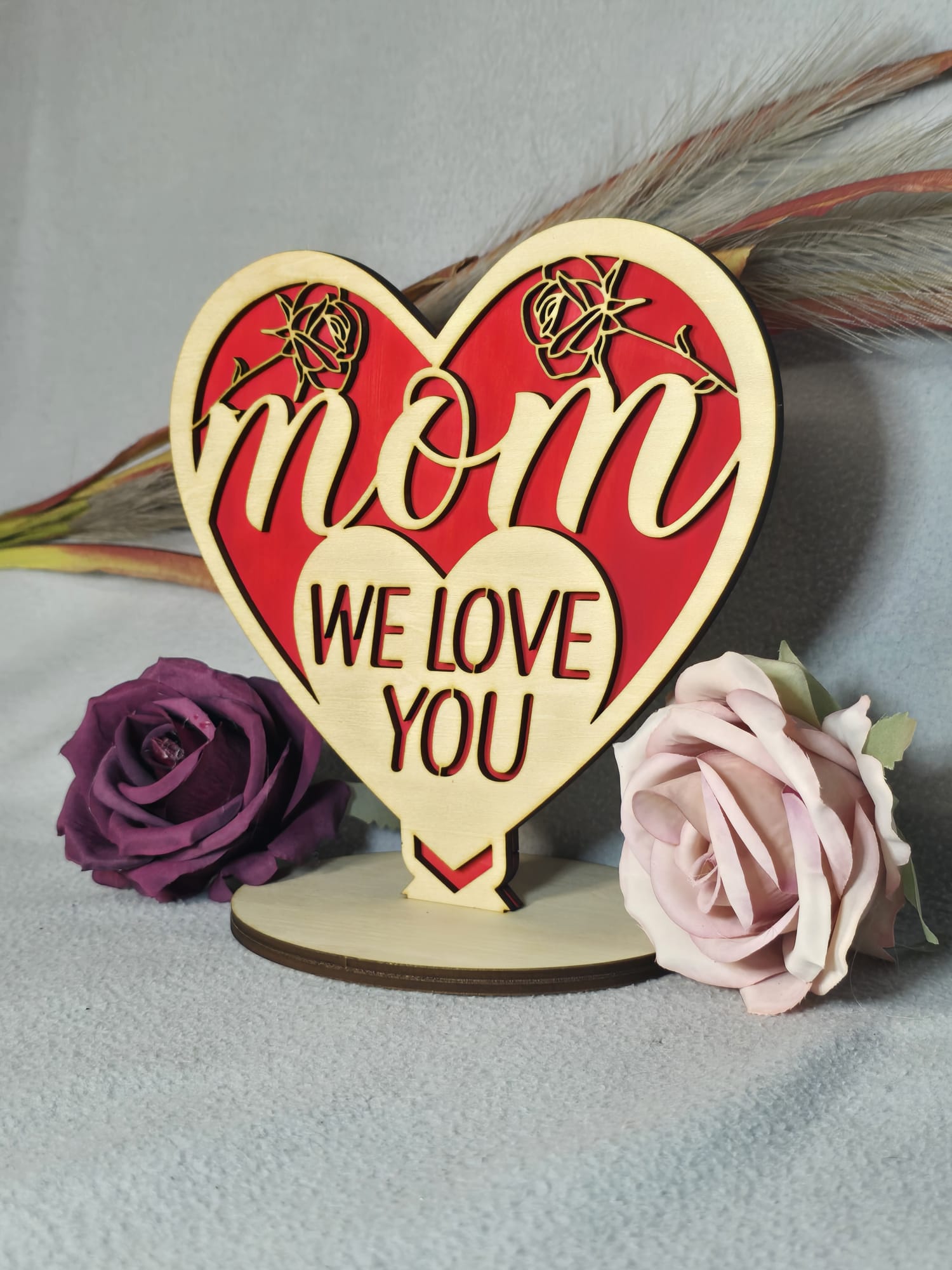 Holz Herz „Mom – We Love You“ | Personalisiertes Geschenk