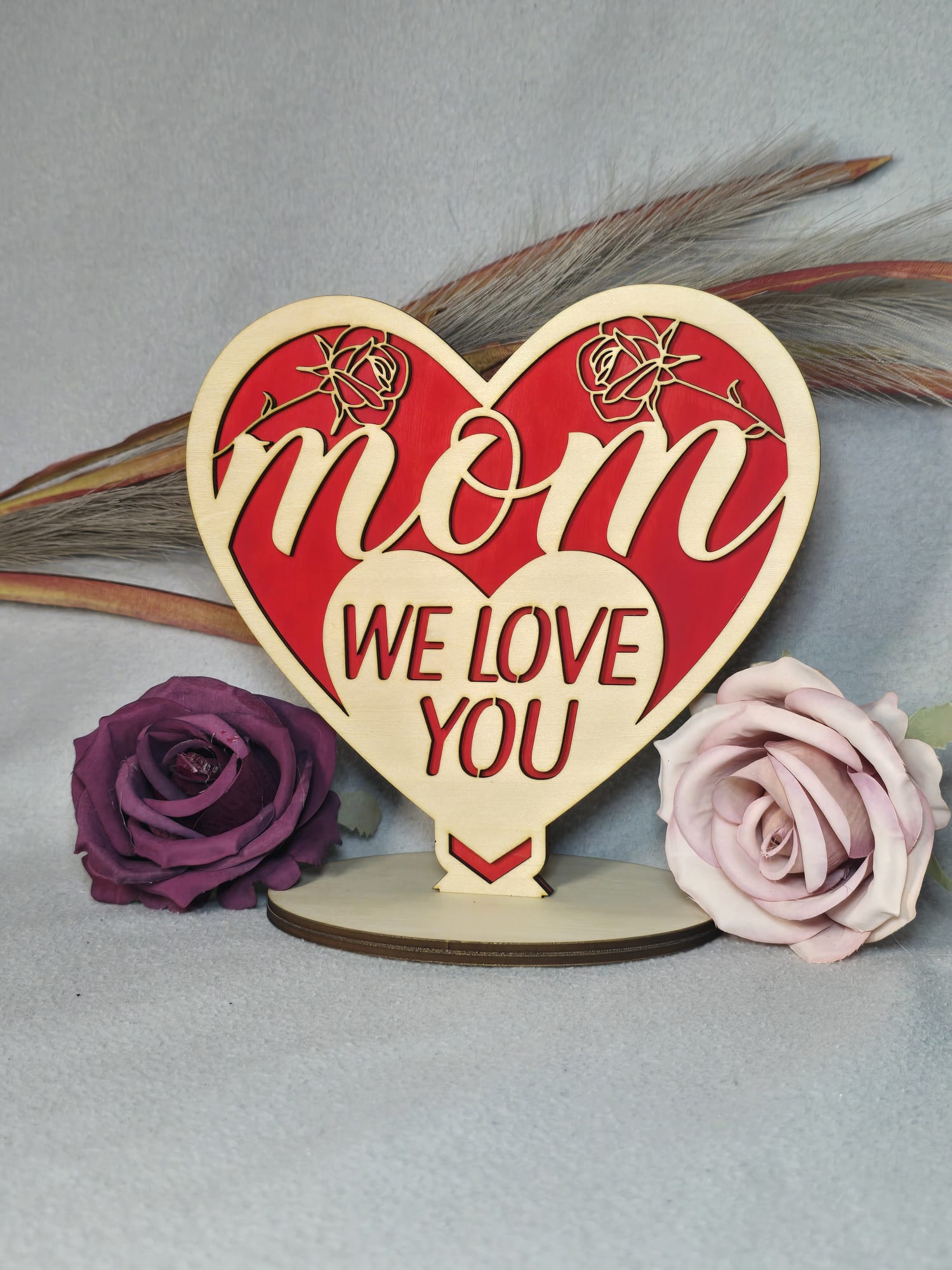Holz Herz „Mom – We Love You“ | Personalisiertes Geschenk