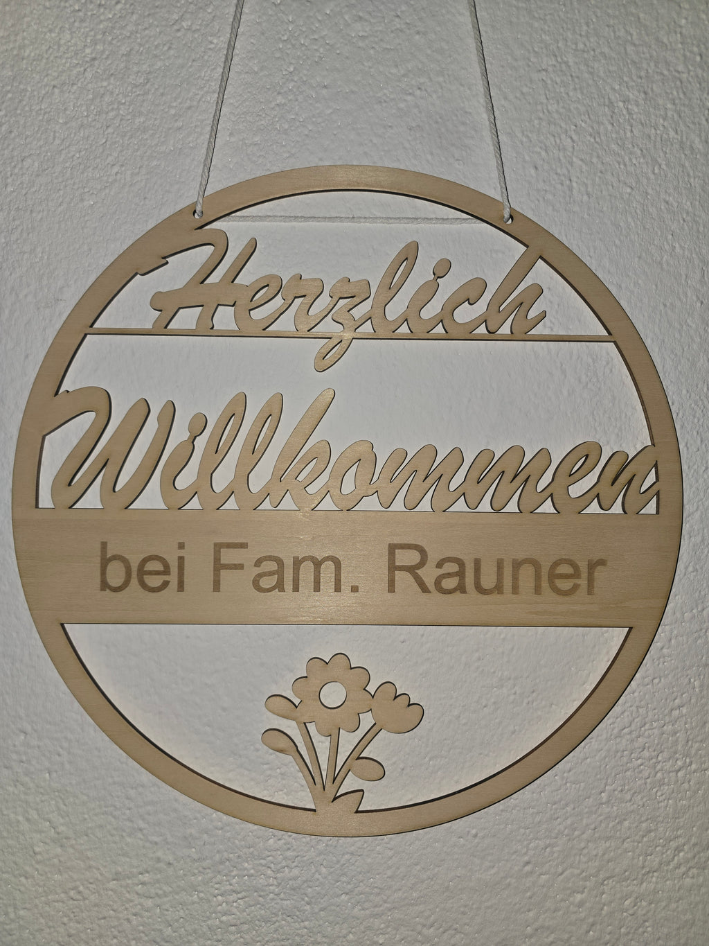 Herzlich Willkommen Schild aus Holz – Personalisiertes Türschild Familie – Eingangsschild Wanddeko 29 cm