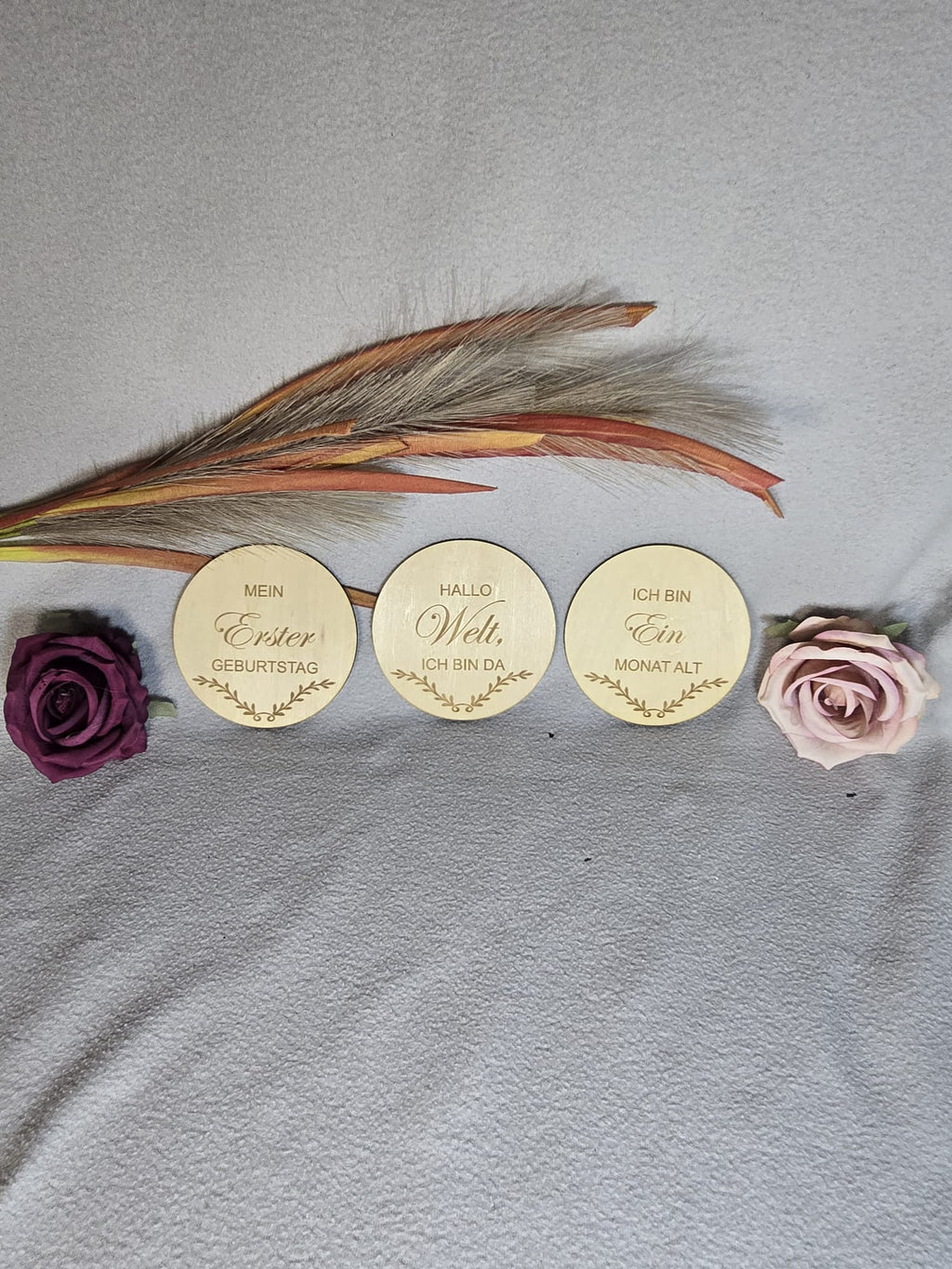 Meilenstein Karten Set aus Holz – Baby Fotoshooting Set (1–11 Monate, Geburt, Hallo Welt)