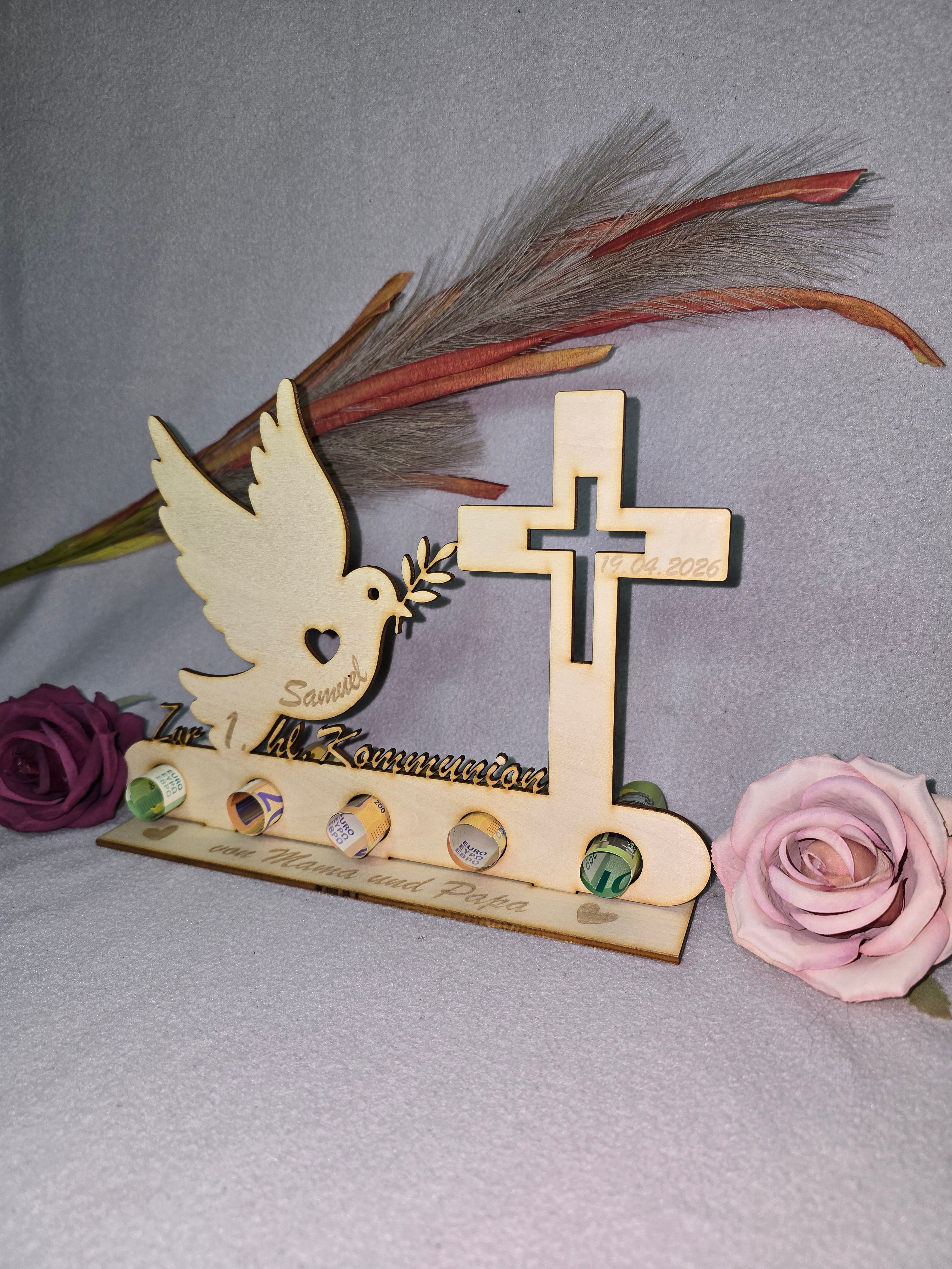 Personalisiertes Geldgeschenk zur Kommunion aus Holz – Taube & Kreuz