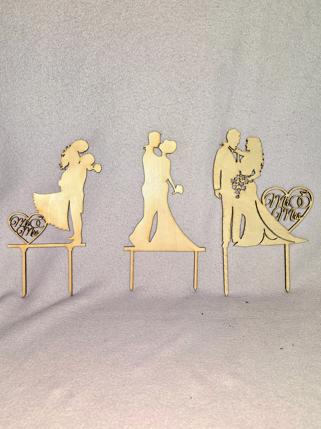 Hochzeit Cake Topper aus Holz – 6 Motive wählbar – Mr & Mrs / Love – Handgefertigt
