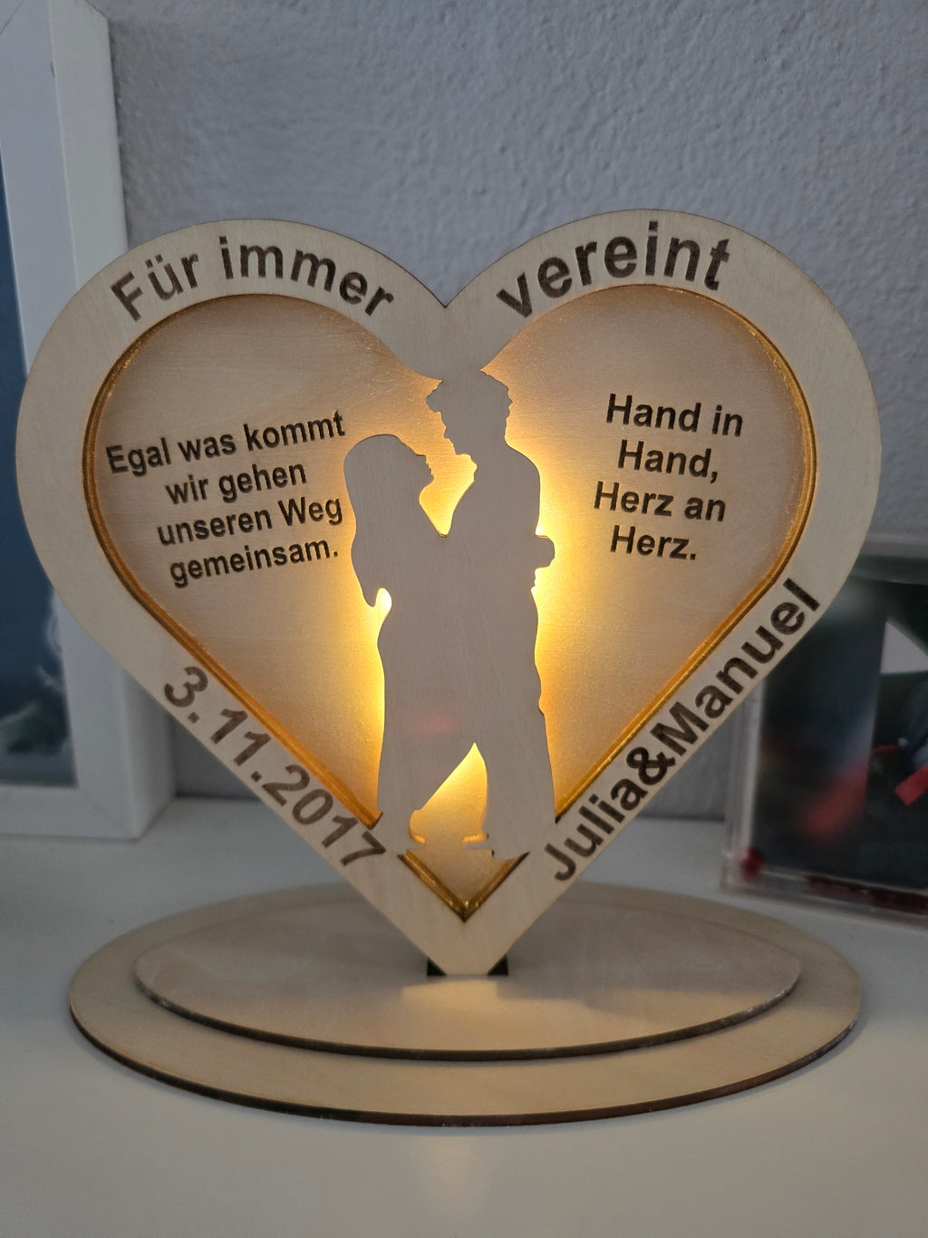 Personalisiertes Holz Herz mit LED – Paar Geschenk, Hochzeit, Jahrestag, Namen & Datum