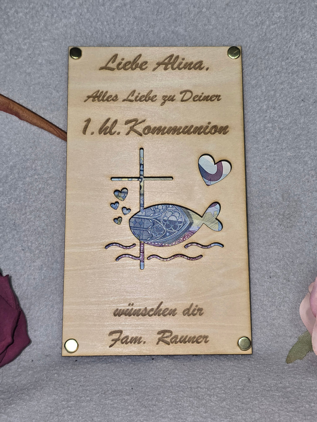Personalisierte Geldkarte zur Kommunion aus Holz – Taube & Kreuz