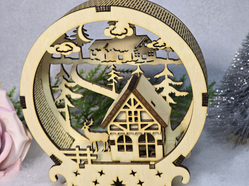 Winterzauber im Wald – Holzhaus mit Reh | Handgefertigte Weihnachtsdeko