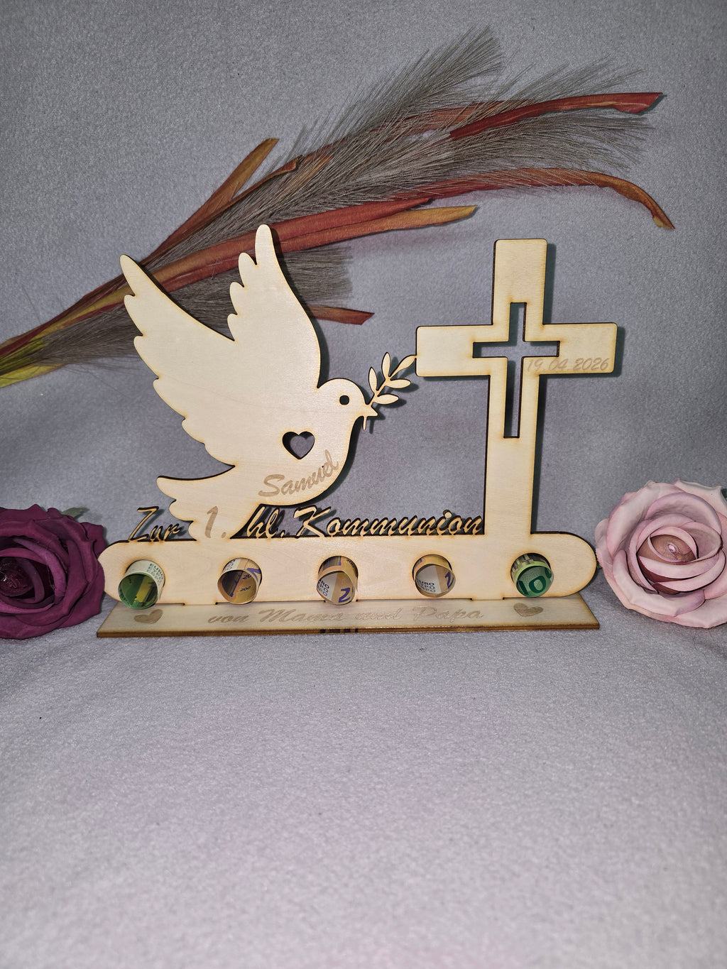 Personalisiertes Geldgeschenk zur Kommunion aus Holz – Taube & Kreuz