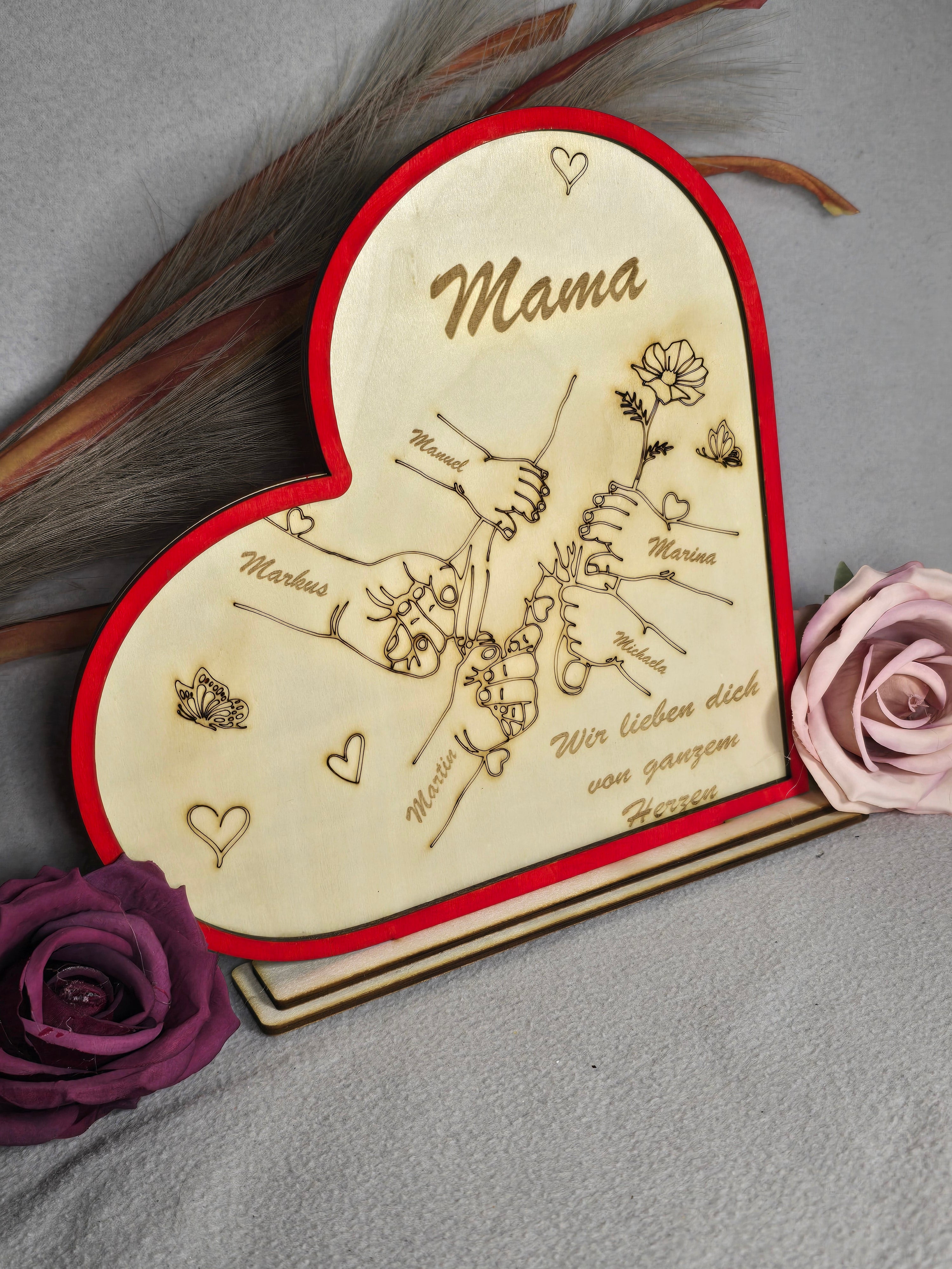 Personalisiertes Holzherz „Mama“ – Familien-Deko mit Gravur |1-5 Hände