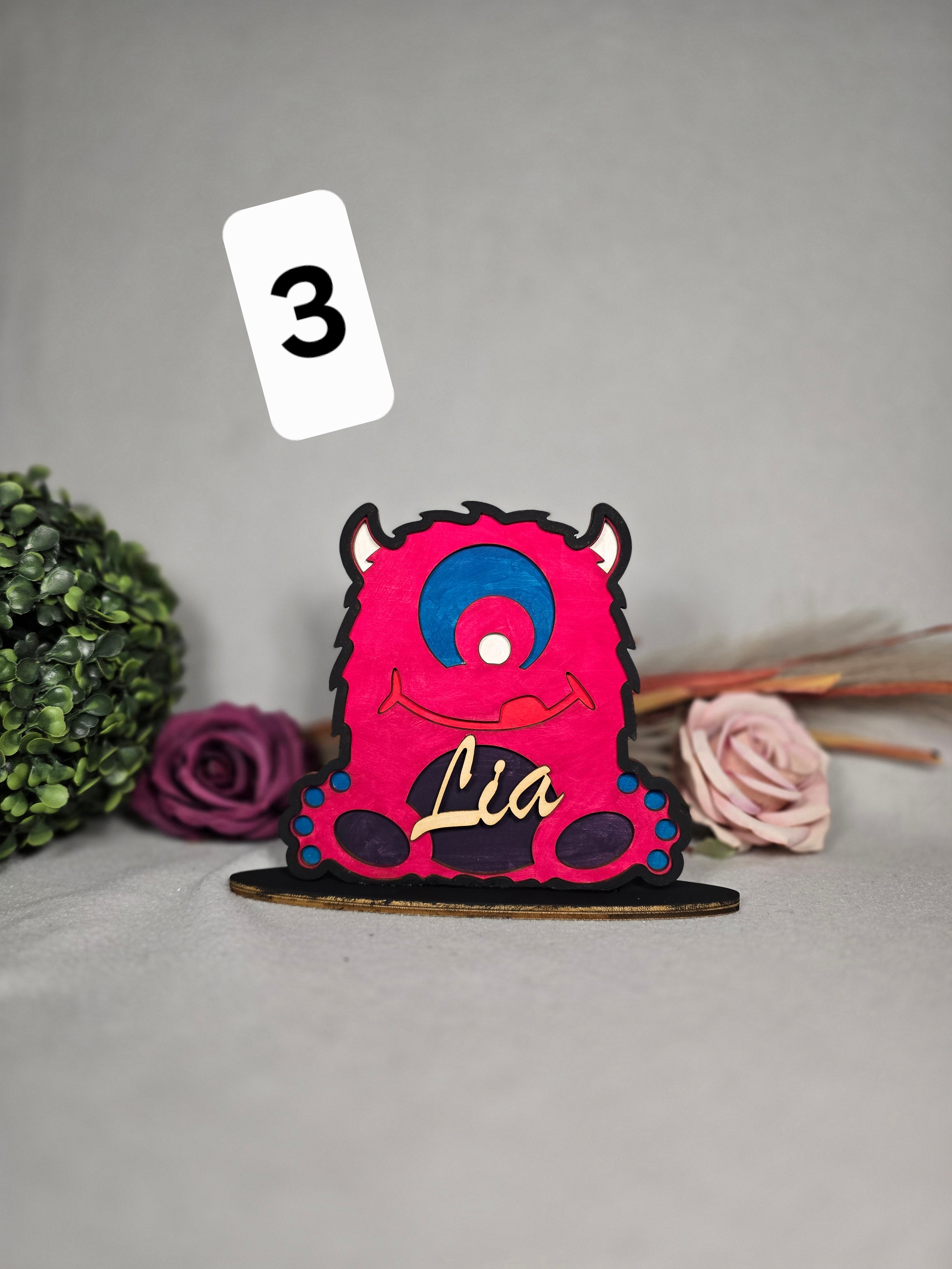 Lustige Tierfigur mit Namen – Personalisiertes Holzgeschenk