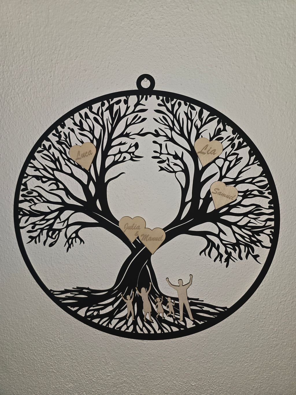 Personalisierter Familienbaum aus Holz mit Namen – Wanddeko Familie (39 cm)