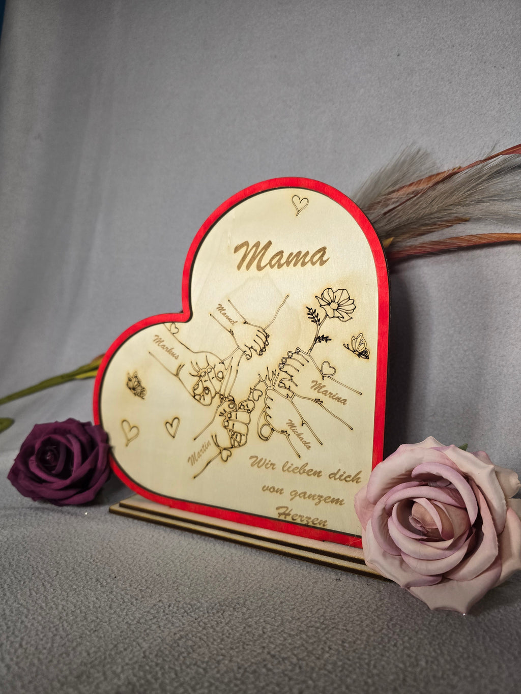 Personalisiertes Holzherz „Mama“ – Familien-Deko mit Gravur |1-5 Hände