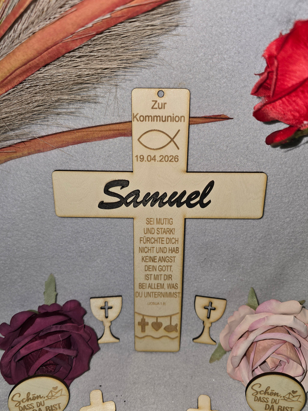 Personalisiertes Holzkreuz zur Kommunion – Geschenk mit Name & Datum
