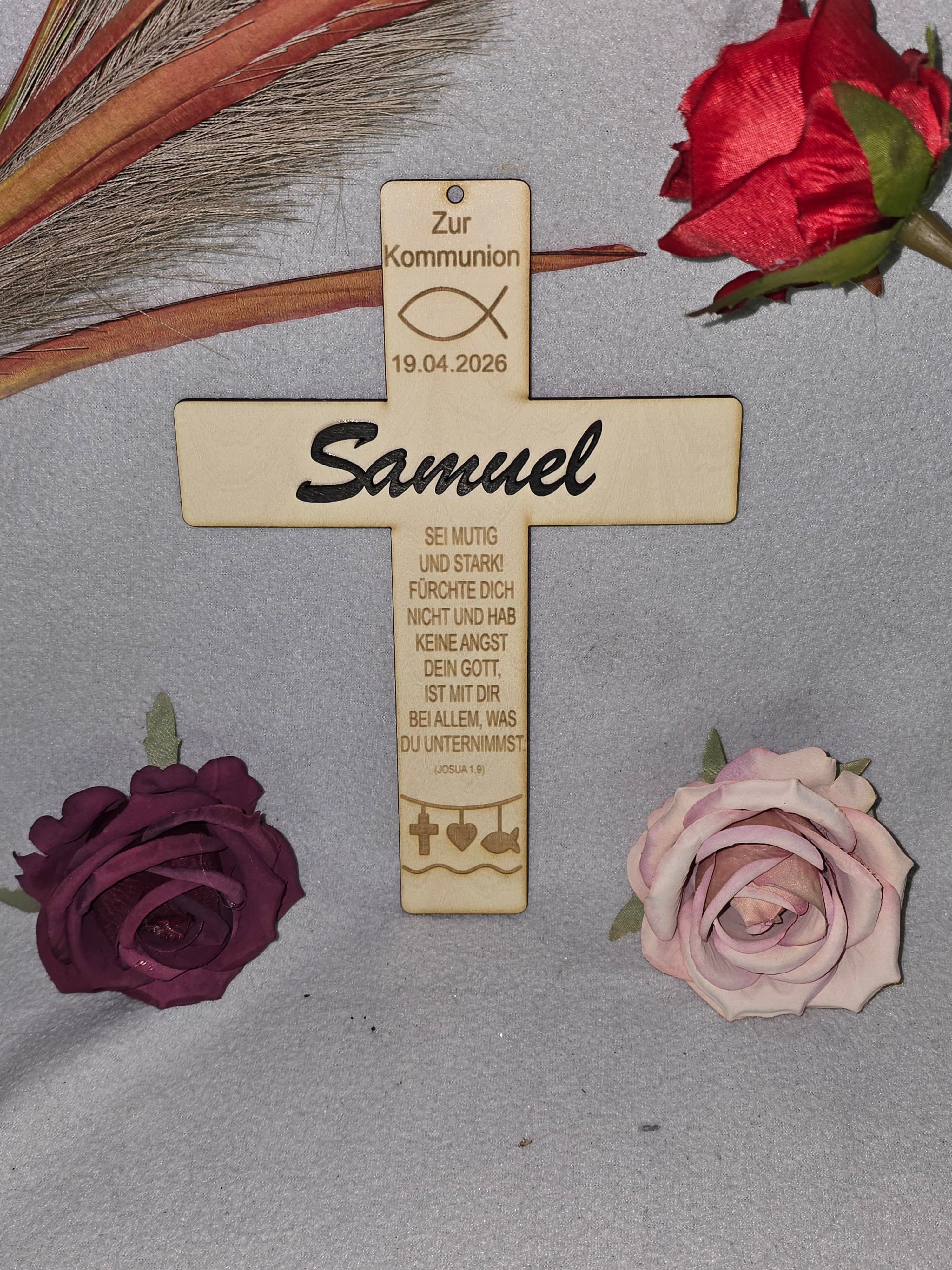 Personalisiertes Holzkreuz zur Kommunion – Geschenk mit Name & Datum