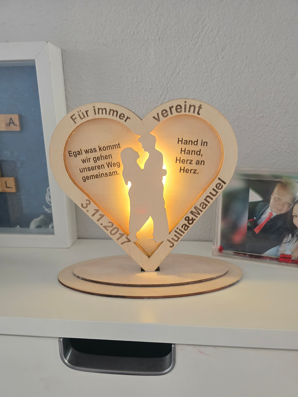 Personalisiertes Holz Herz mit LED – Paar Geschenk, Hochzeit, Jahrestag, Namen & Datum
