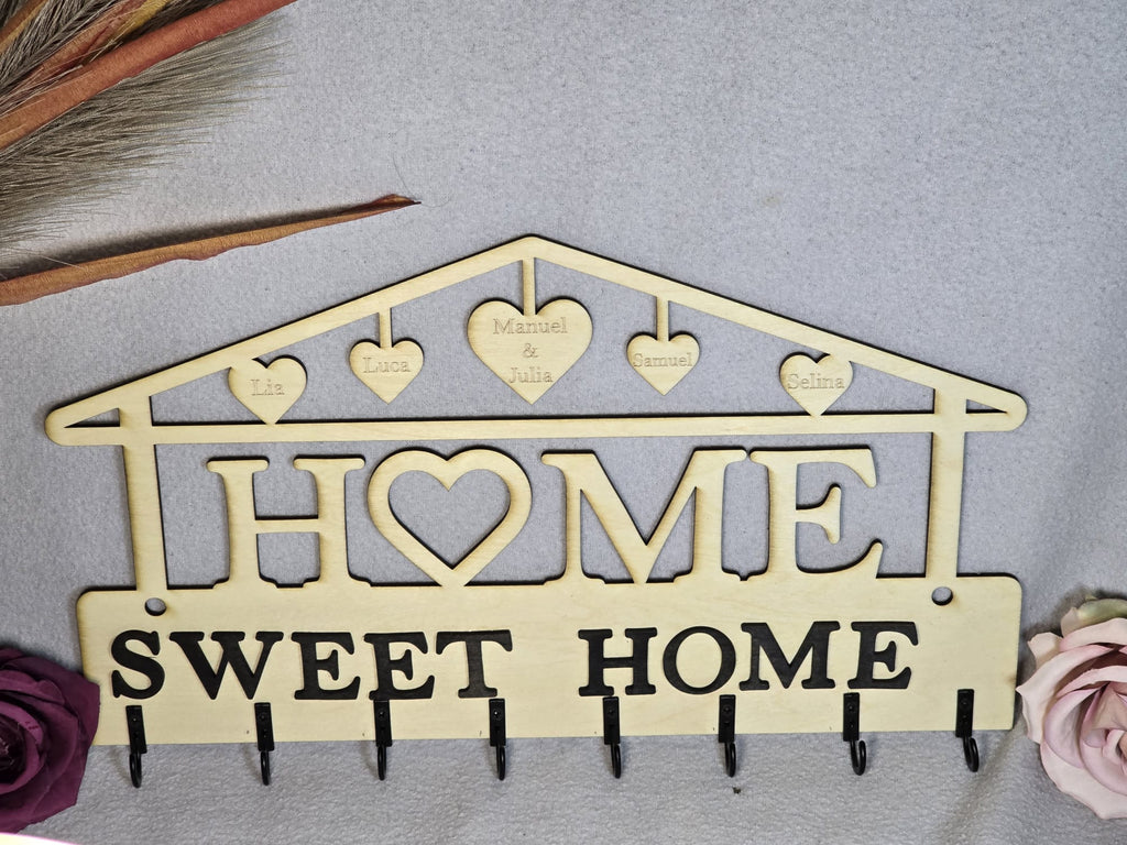 Personalisierter Schlüsselhalter – Home Sweet Home mit Namensherzen | Handgefertigte Holzdeko