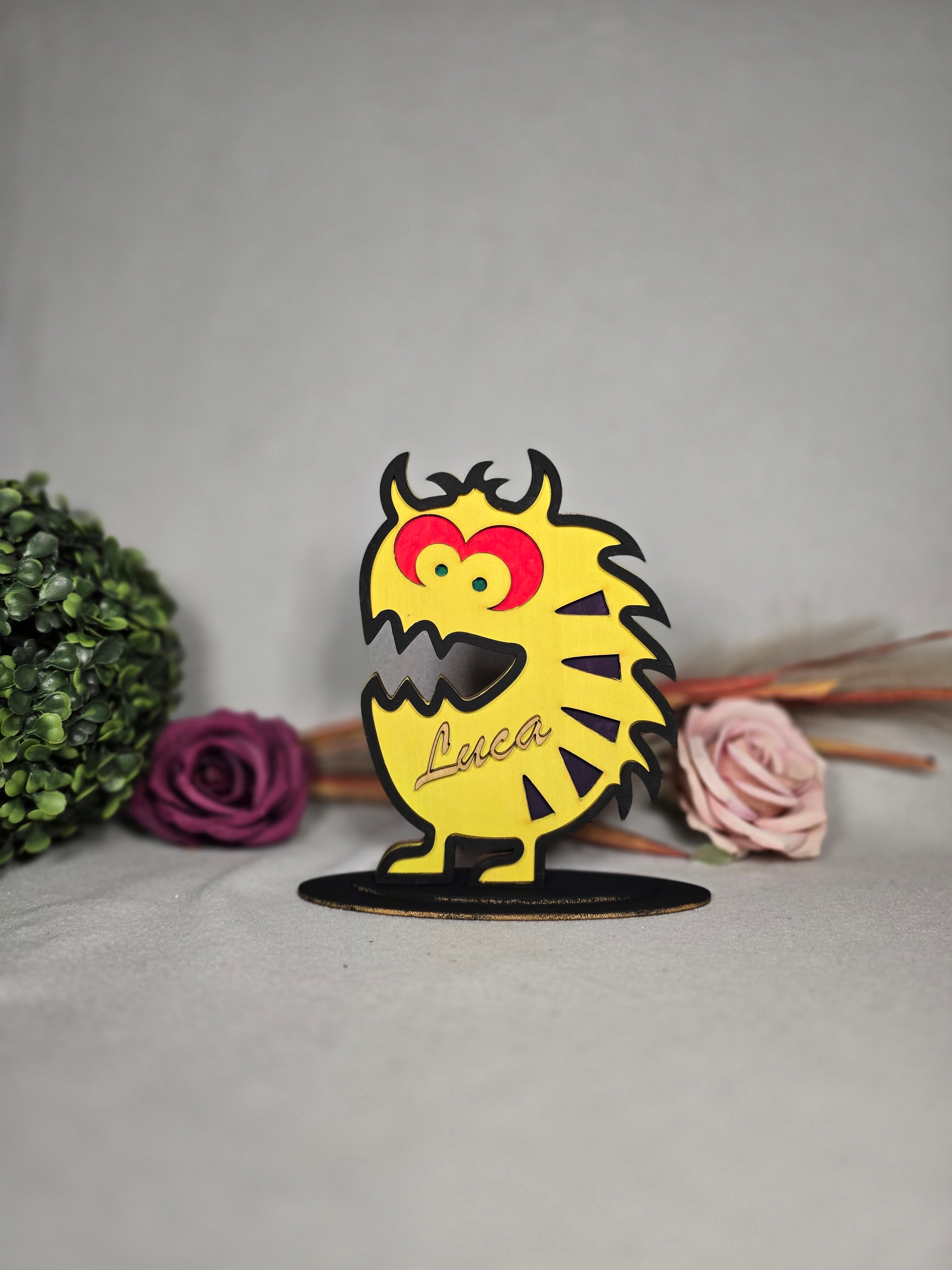 Lustige Tierfigur mit Namen – Personalisiertes Holzgeschenk