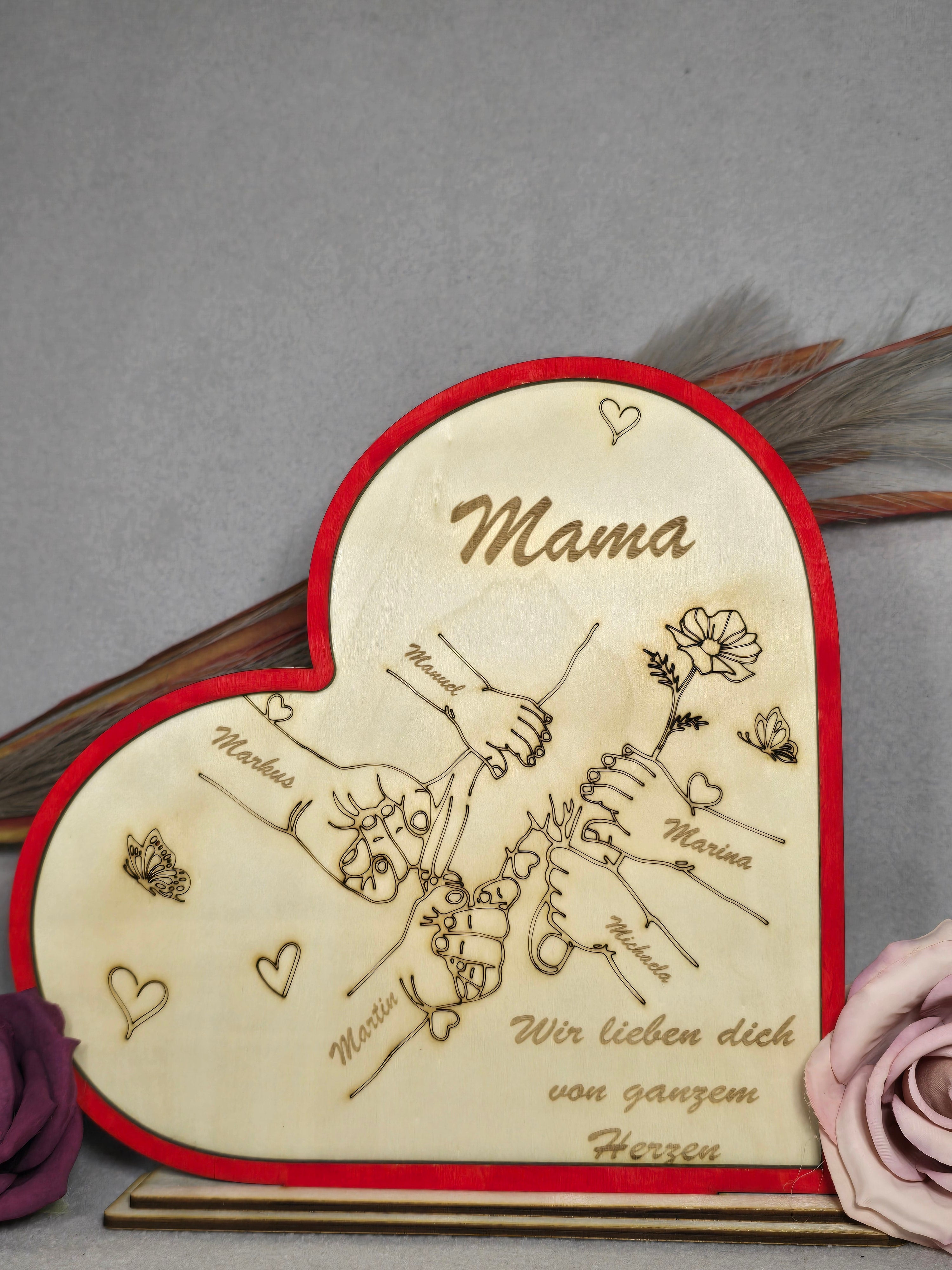 Personalisiertes Holzherz „Mama“ – Familien-Deko mit Gravur |1-5 Hände