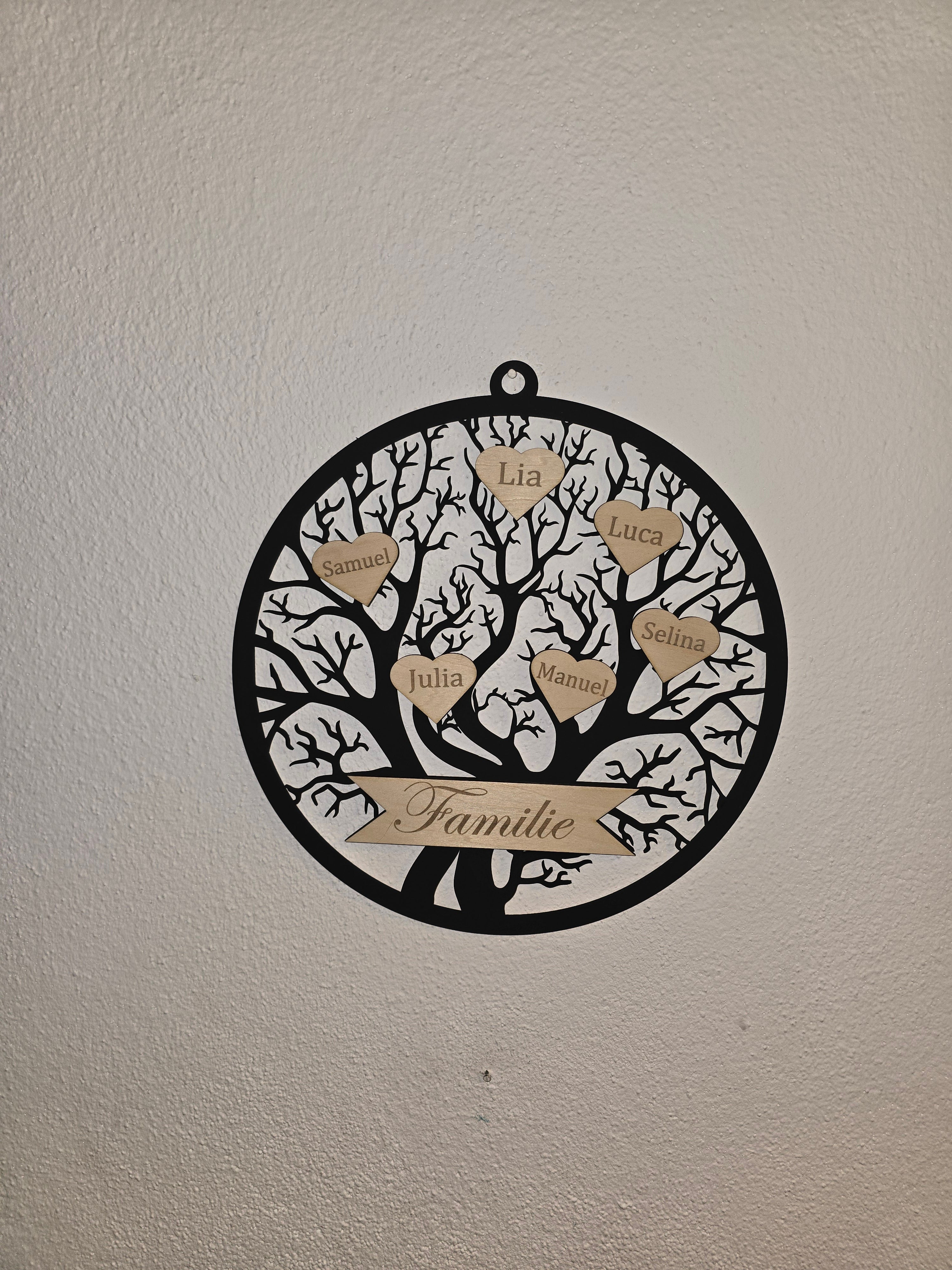 Personalisierter Familienbaum aus Holz – 30 cm – mit individuellen Namen