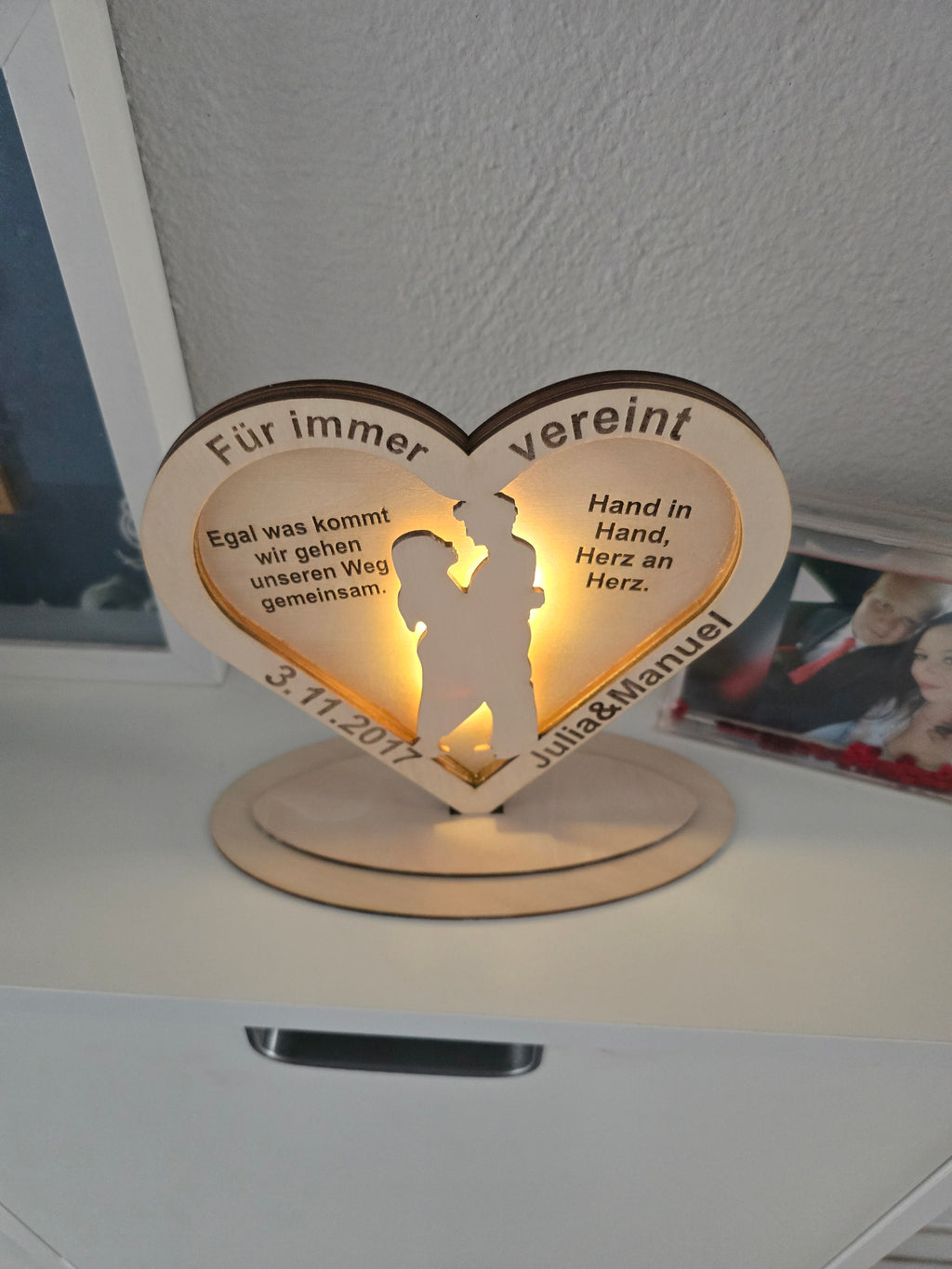 Personalisiertes Holz Herz mit LED – Paar Geschenk, Hochzeit, Jahrestag, Namen & Datum