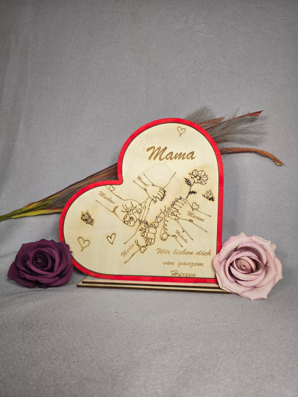Personalisiertes Holzherz „Mama“ – Familien-Deko mit Gravur |1-5 Hände