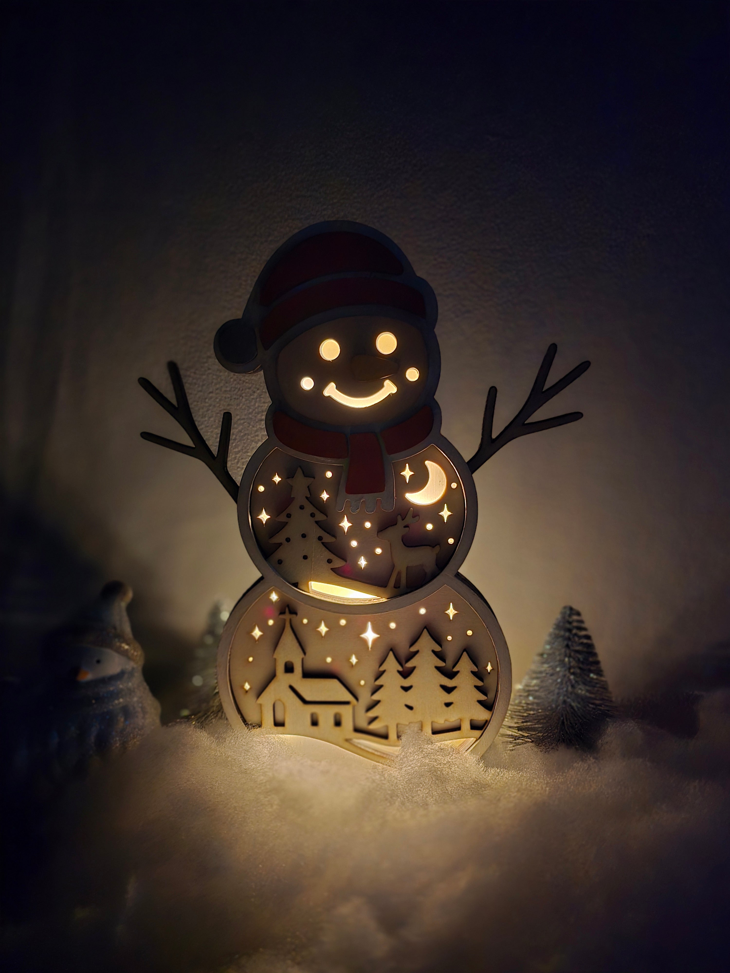 LED Schneemann „Winterzauber“ – Leuchtende Weihnachtsdeko aus Holz